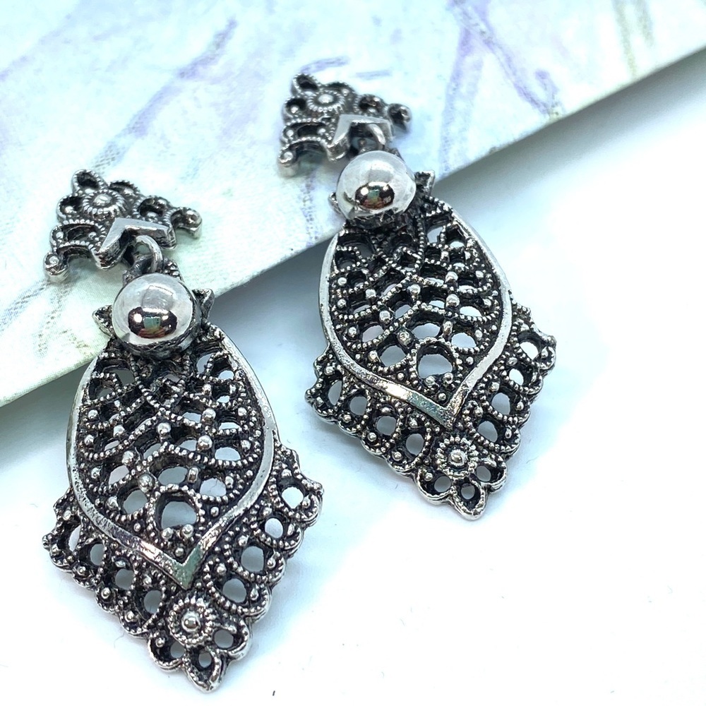 CELEBRITY Silvertone Clip-On Vintage Earrings